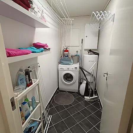 Apartmán 3-roms Leilighet, Innsjekk Uten Vert. Egen Inngang Ålesund