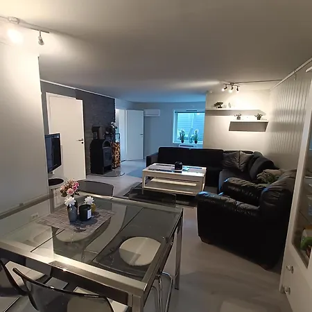 Appartamento 3-roms Leilighet, Innsjekk Uten Vert. Egen Inngang
